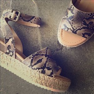 Soda Flatform. Hard to find size 10. 1 pair left.